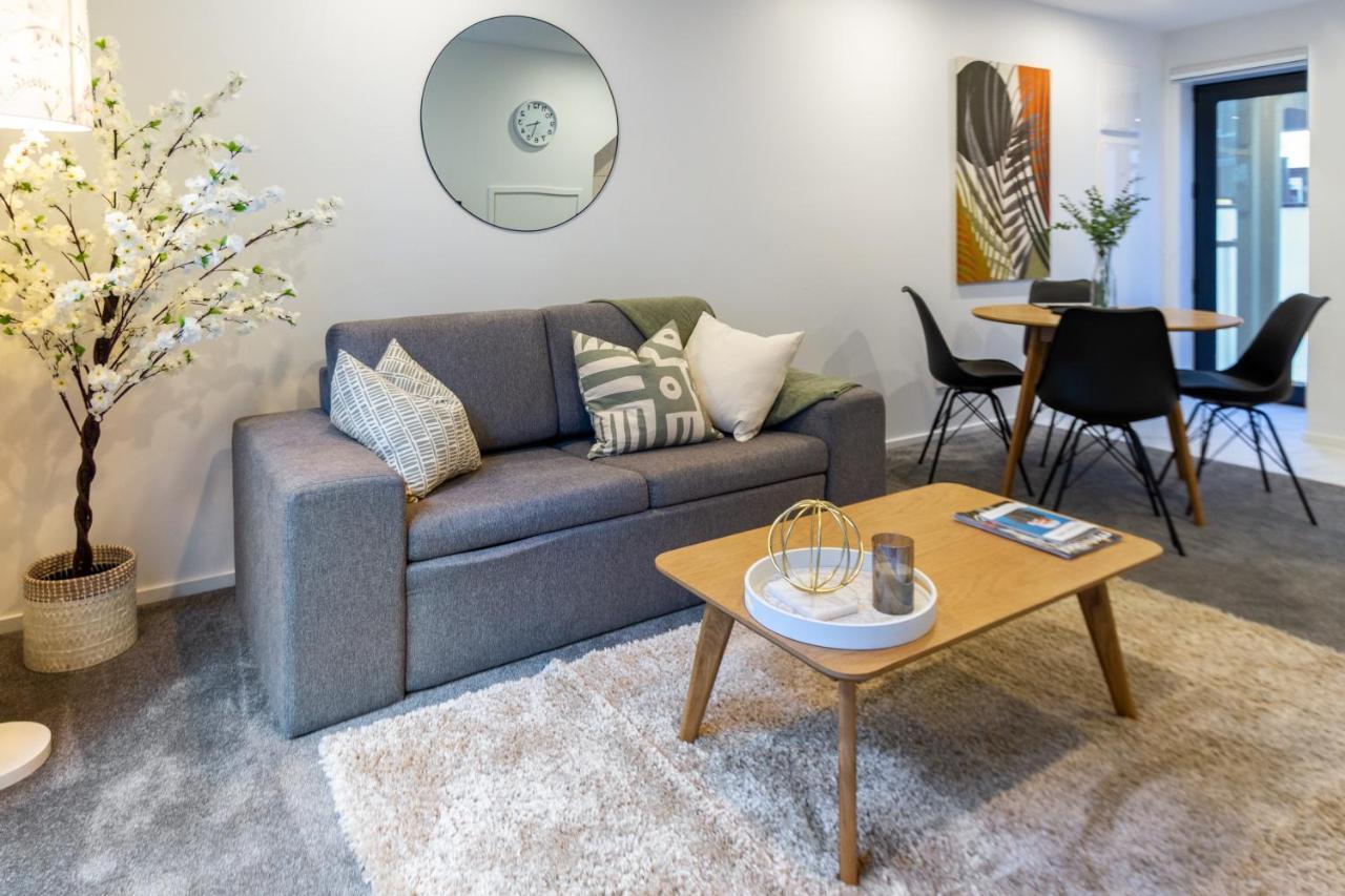 Stone Throw To Hagley Park And Chch Hostpital 2 Bedroom 2 Bathroom Apartment