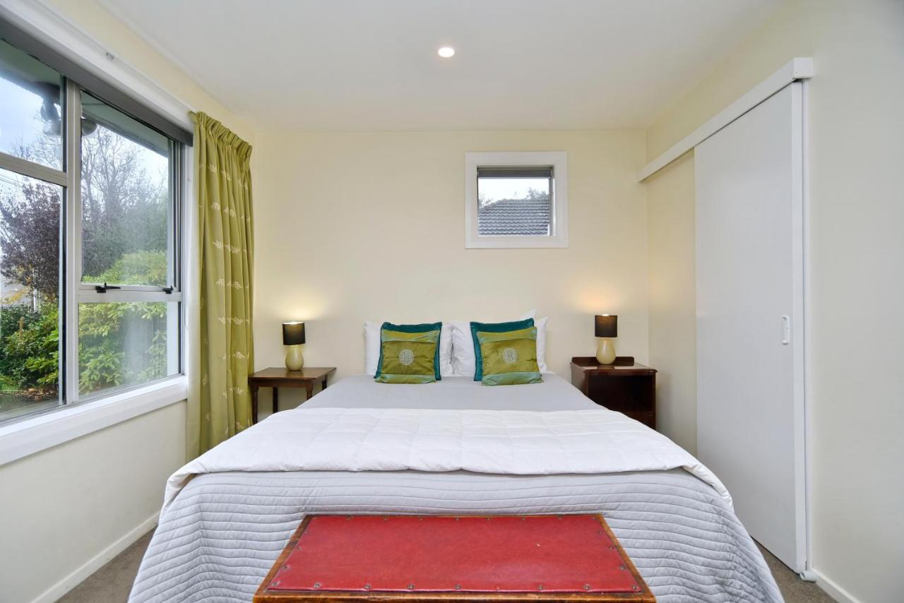 Charlesworth - Homes