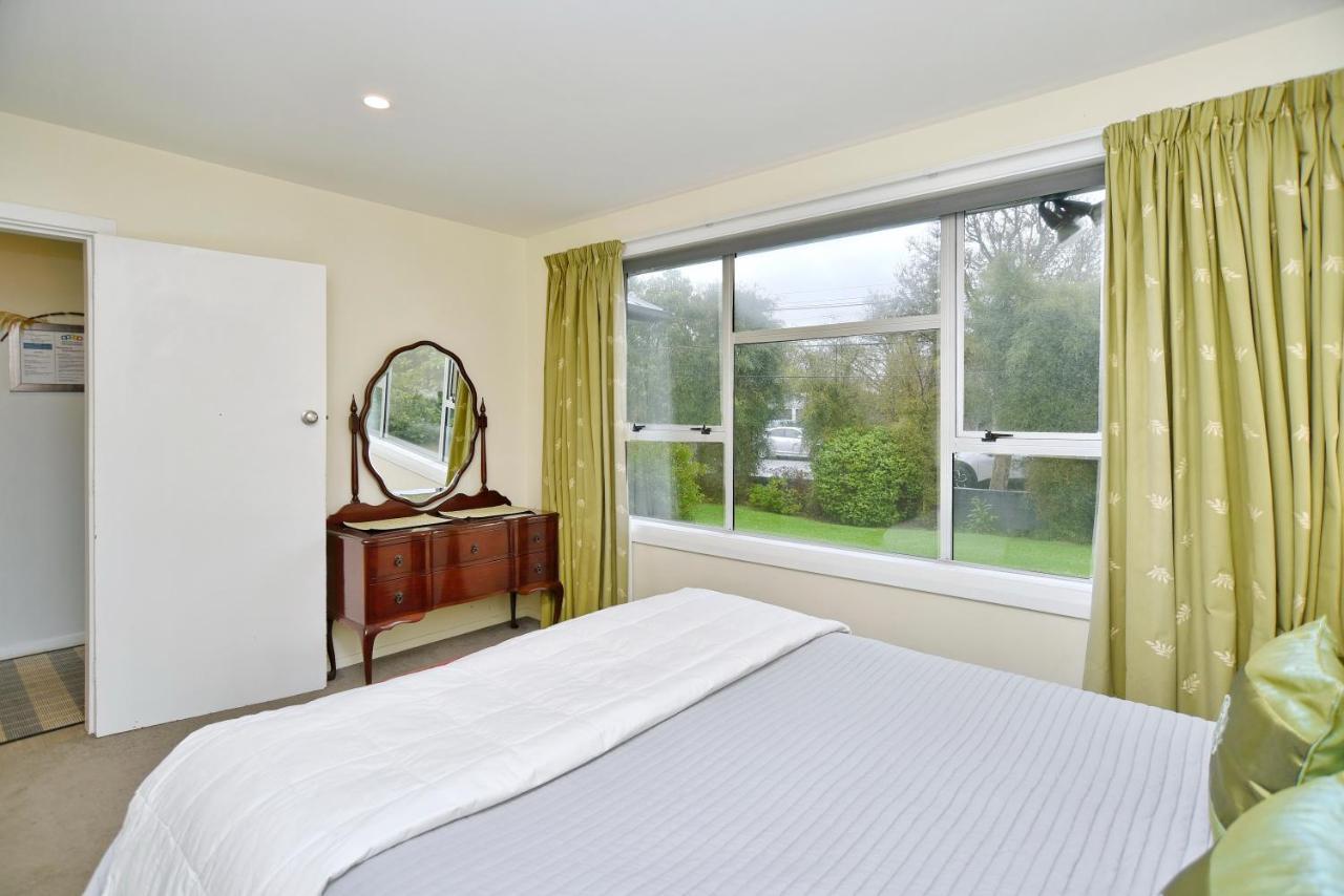 Charlesworth - Homes Holiday home Christchurch