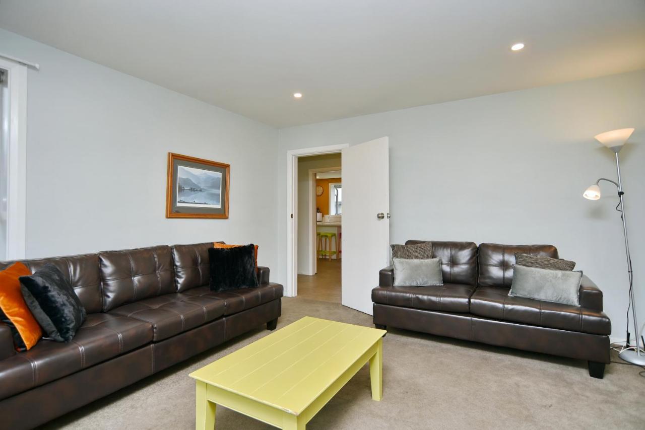 Charlesworth - Homes Holiday home