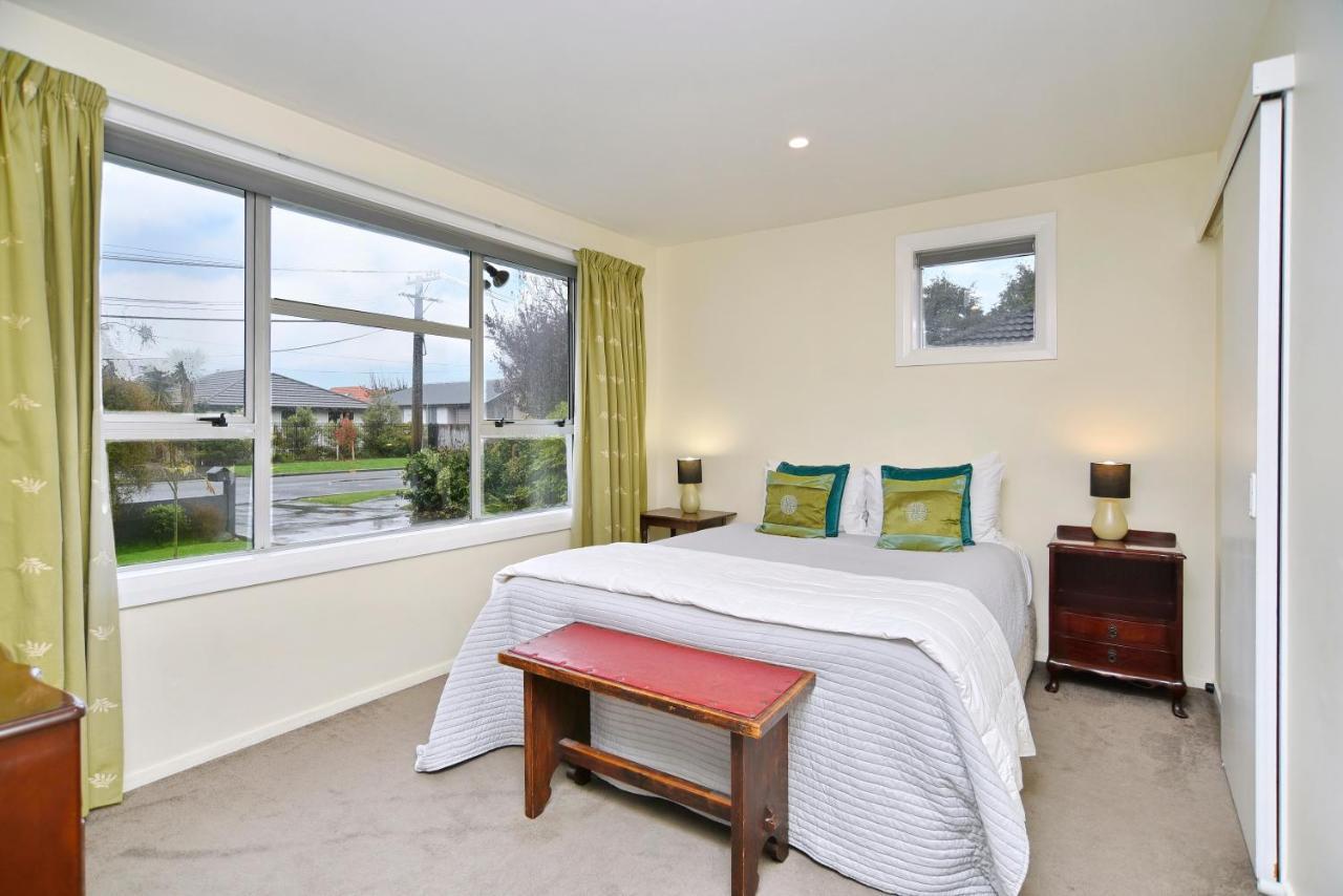 Charlesworth - Homes *