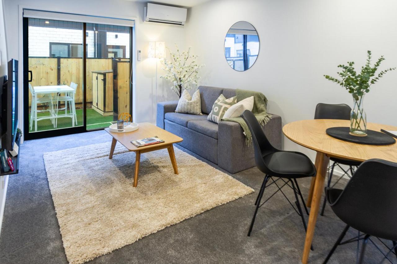 Stone Throw To Hagley Park And Chch Hostpital 2 Bedroom 2 Bathroom Apartment *