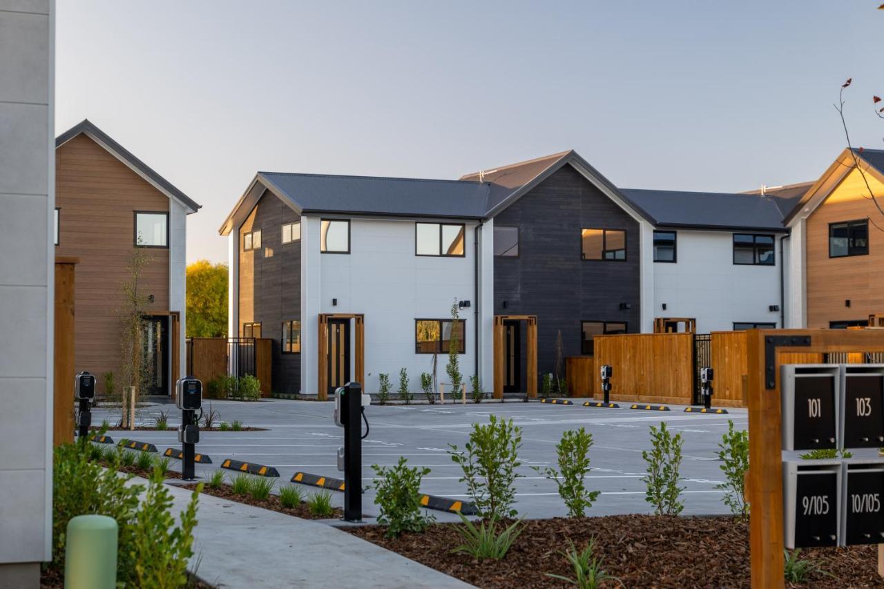 St Albans 2 Bed Townhouse With Carpark * Christchurch