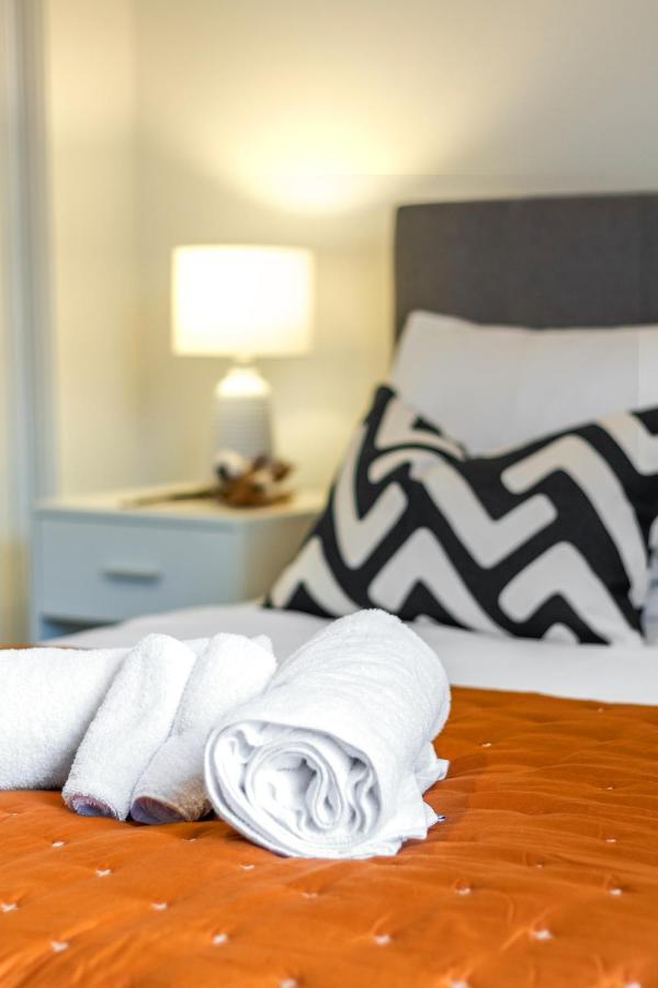 Modern 3 Bed Overlooking Hagley Park * Christchurch
