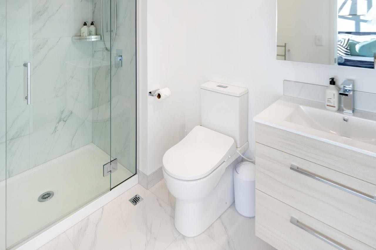 Stylish In The Heart Of 2 Bed Apartment Christchurch