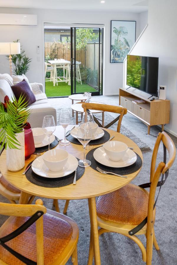 Vibrant Pad 2 Bed 1 Bath With Park Apartment *