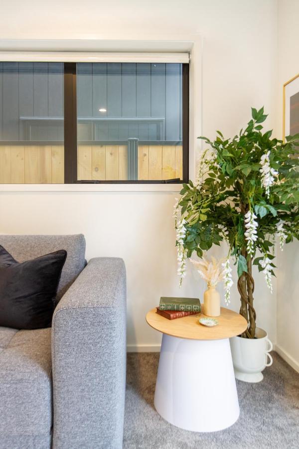 Cashel Street Hideaway 2 Bed 2 Bath Apartment *