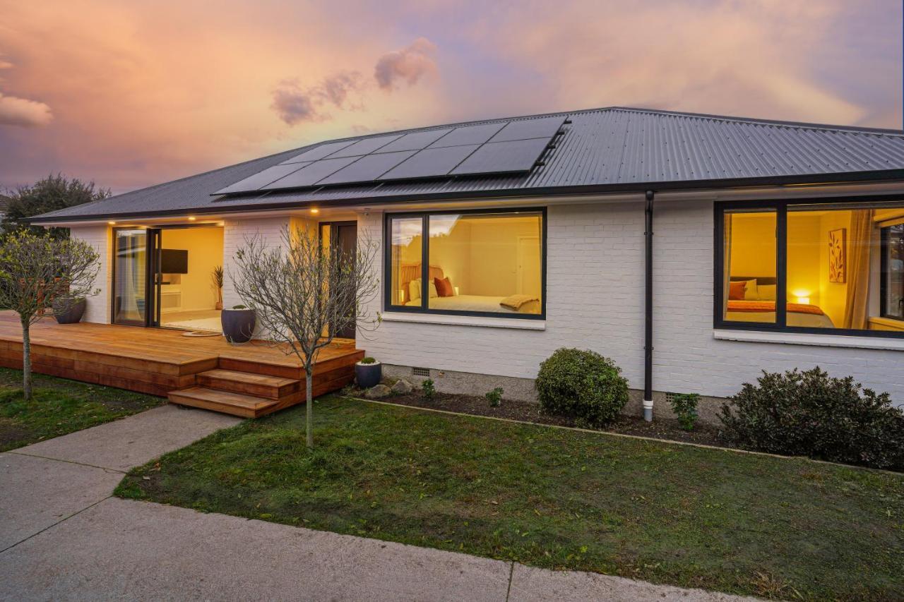 Holiday home Private, Family-friendly Home, 4br By Airport & Free Parking