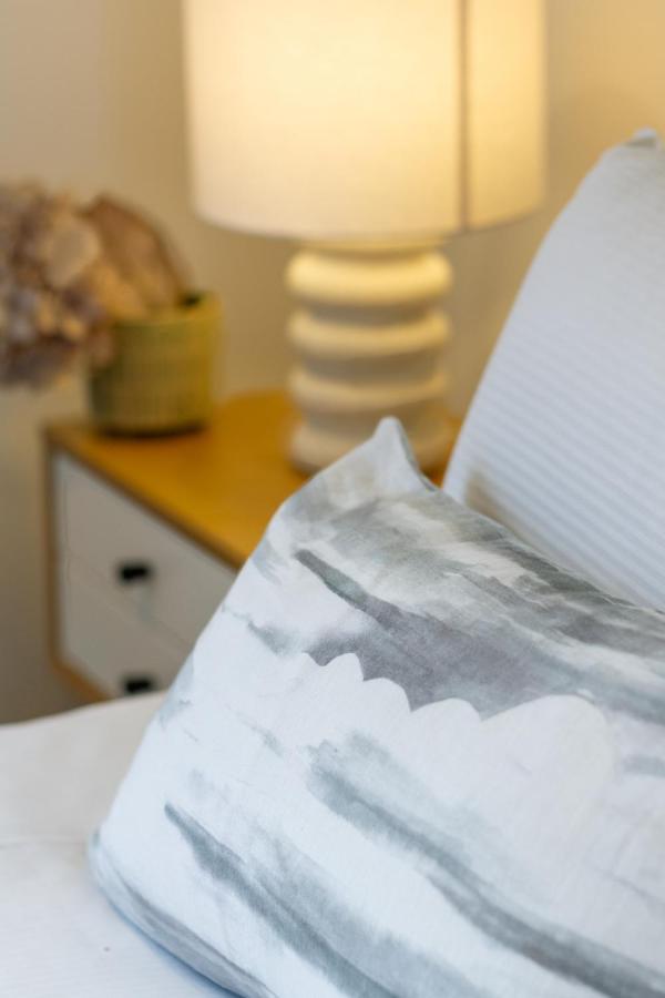 Cashel Street Hideaway 2 Bed 2 Bath Apartment Christchurch