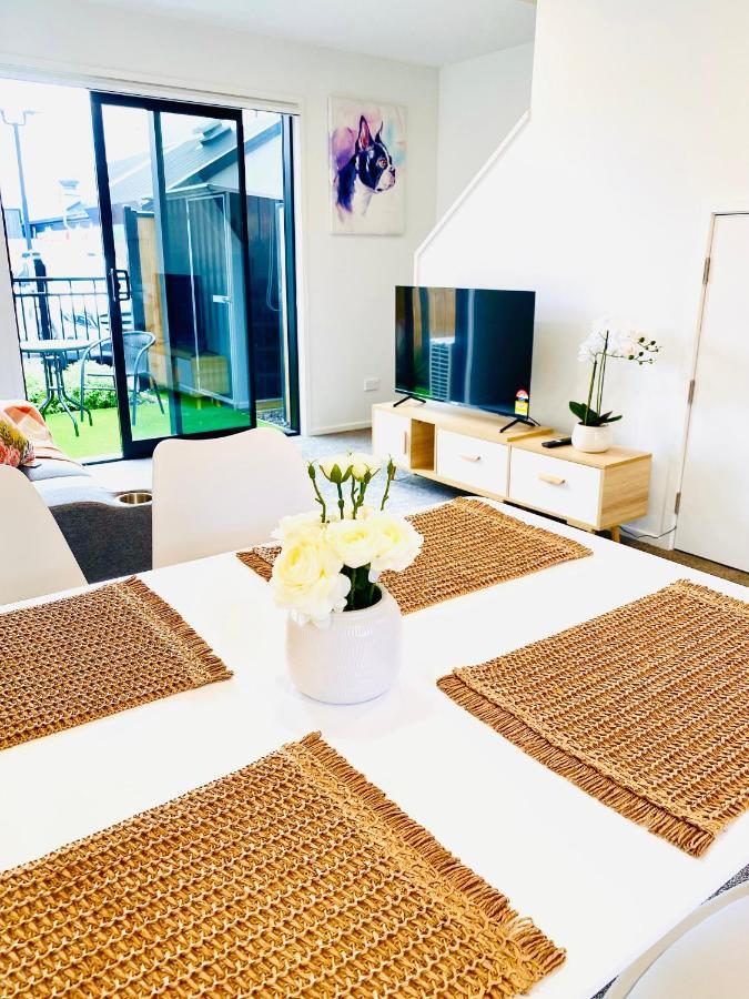 Apartment New Cozy Townhouse Near Chch Arena *
