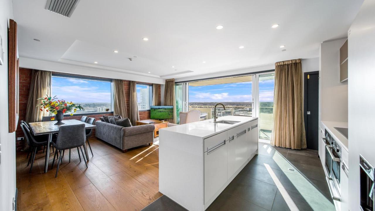 Apartment View With Free Valet Parking