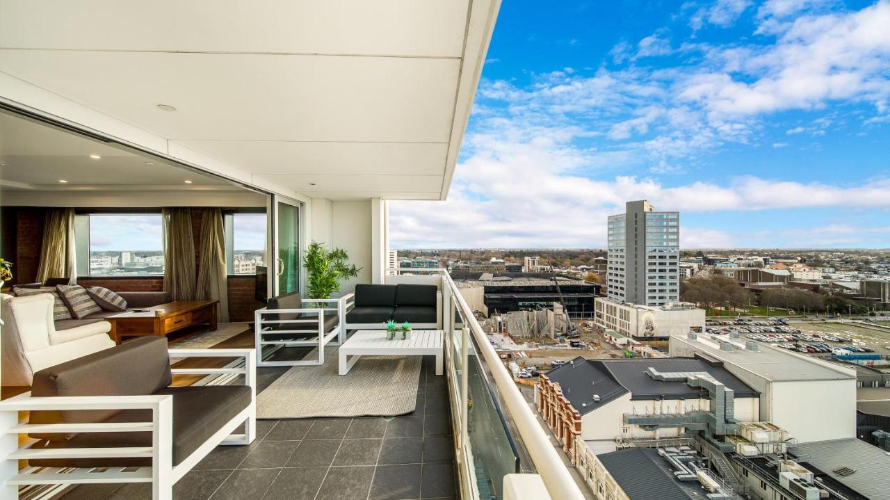 Apartment View With Free Valet Parking