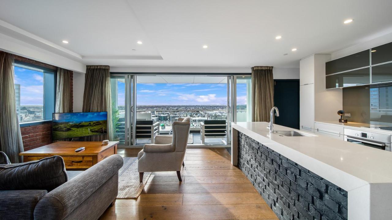 View With Free Valet Parking Apartment Christchurch