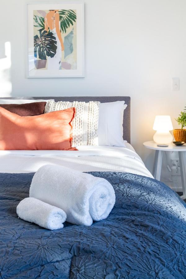Of 2 Bed 2 Bath Apartment Christchurch