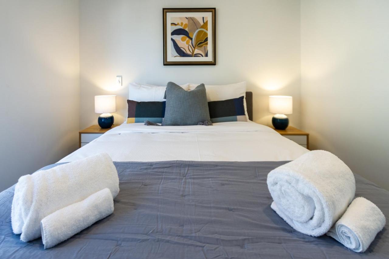 Walk To 2 Bed 2 Bath. Madras Street Christchurch