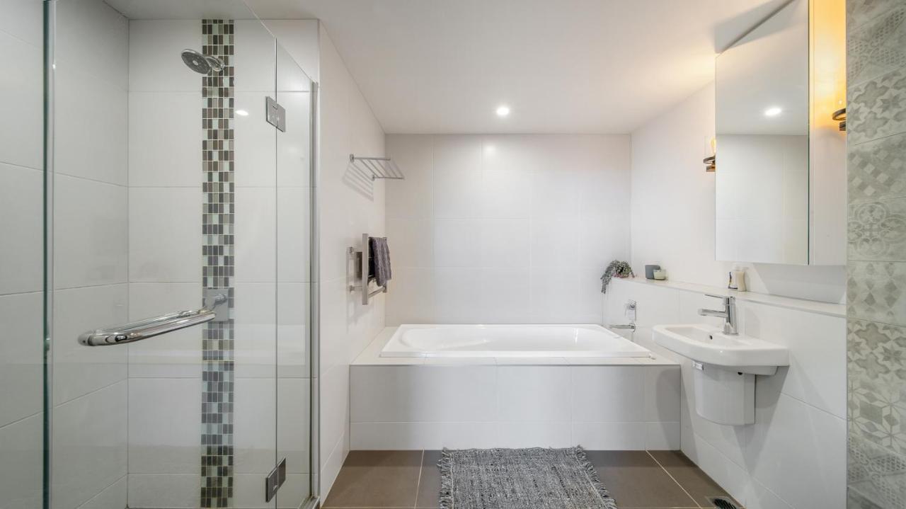 Apartment View With Free Valet Parking Christchurch