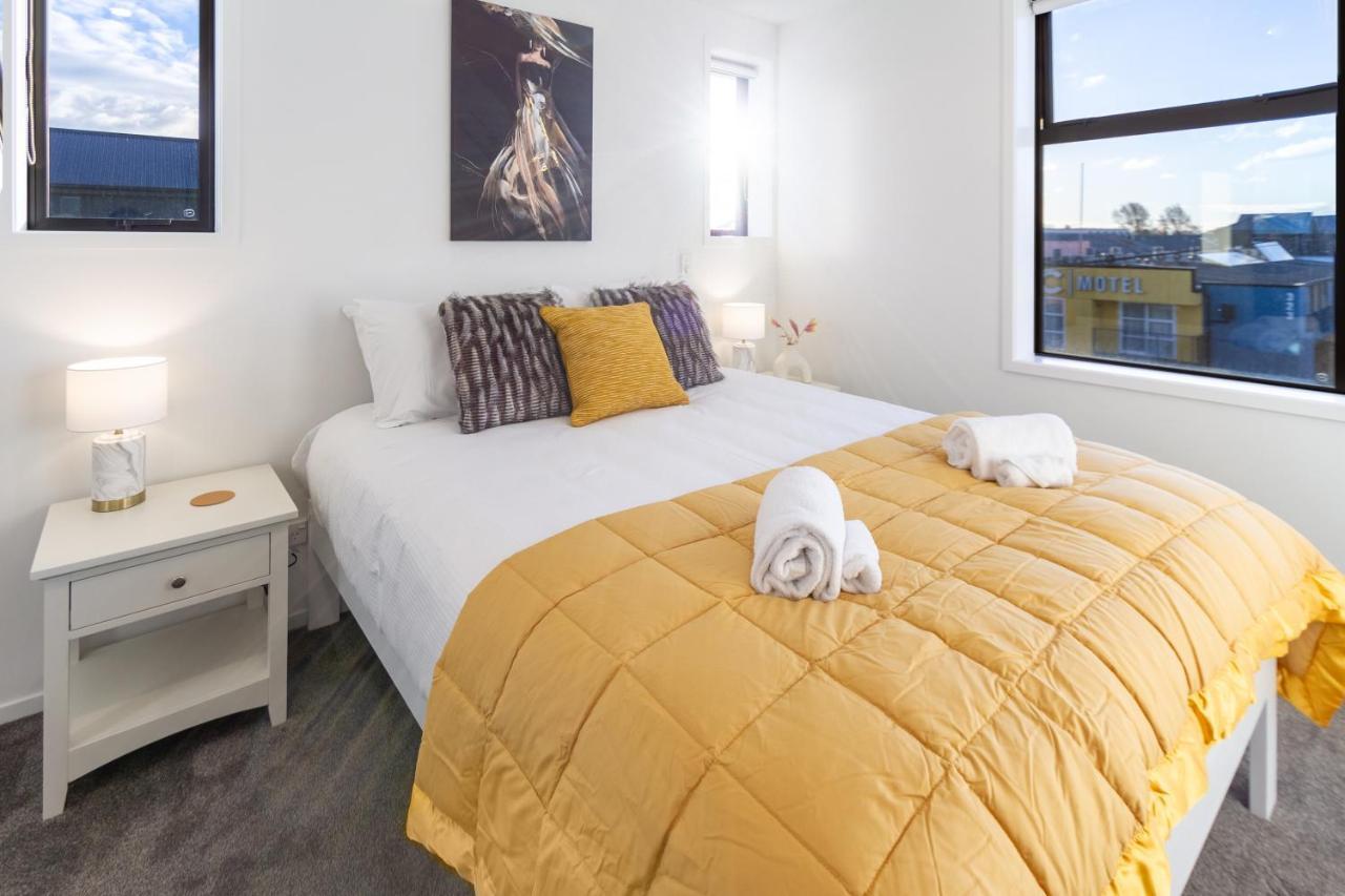 Trendy 3 Bedroom 2 Bath Residence, Apartamento