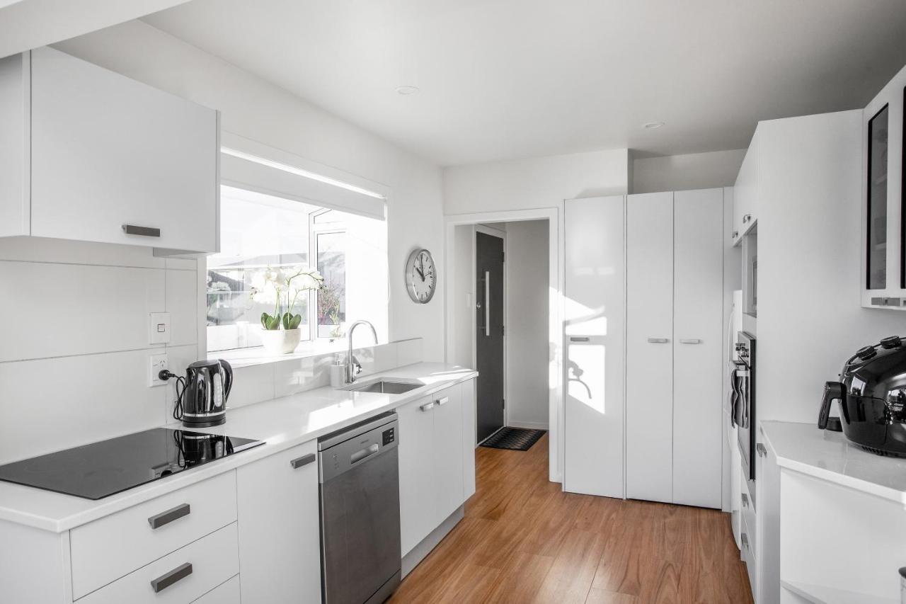 Spacious Quality Apartment, Convenient Location Apartment