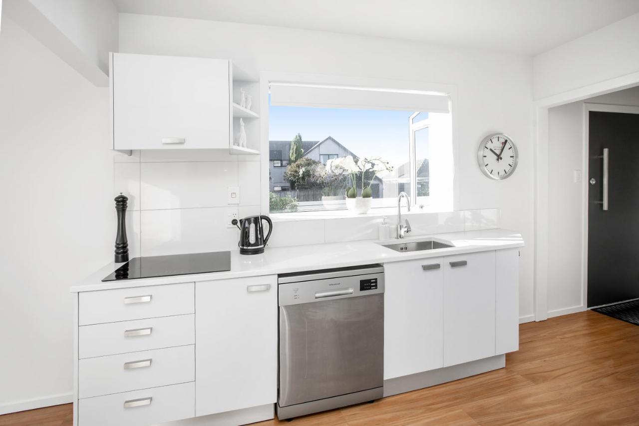 Spacious Quality Apartment, Convenient Location Apartment *