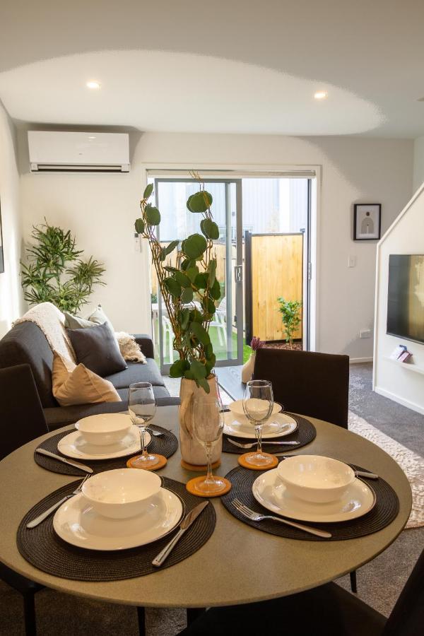 Nature's Haven 2 Bed 2 Bath W/carpark Apartment *