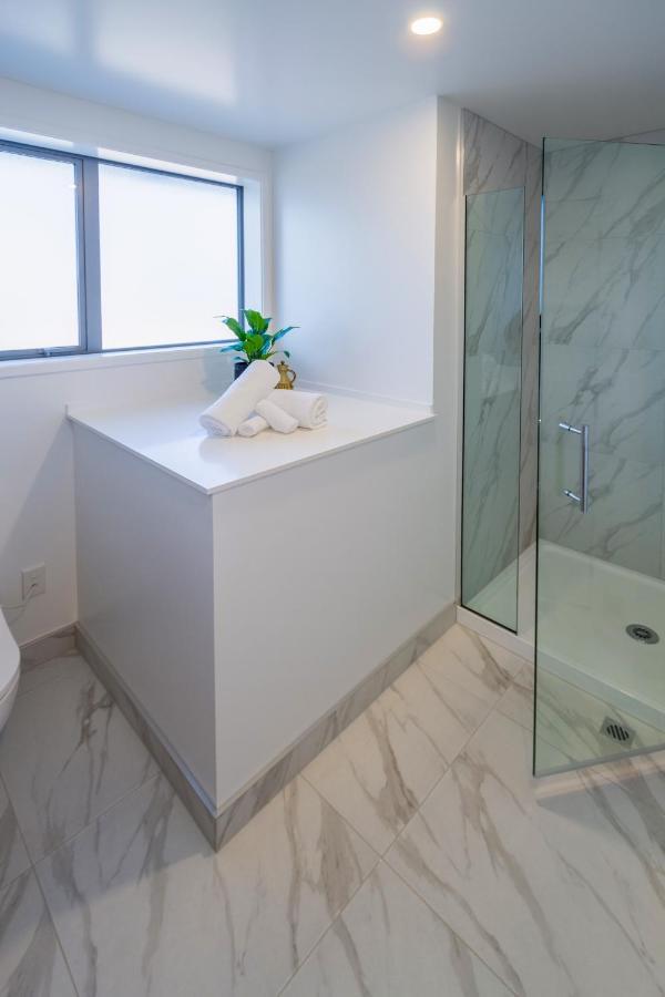 Nature's Haven 2 Bed 2 Bath W/carpark Apartment *