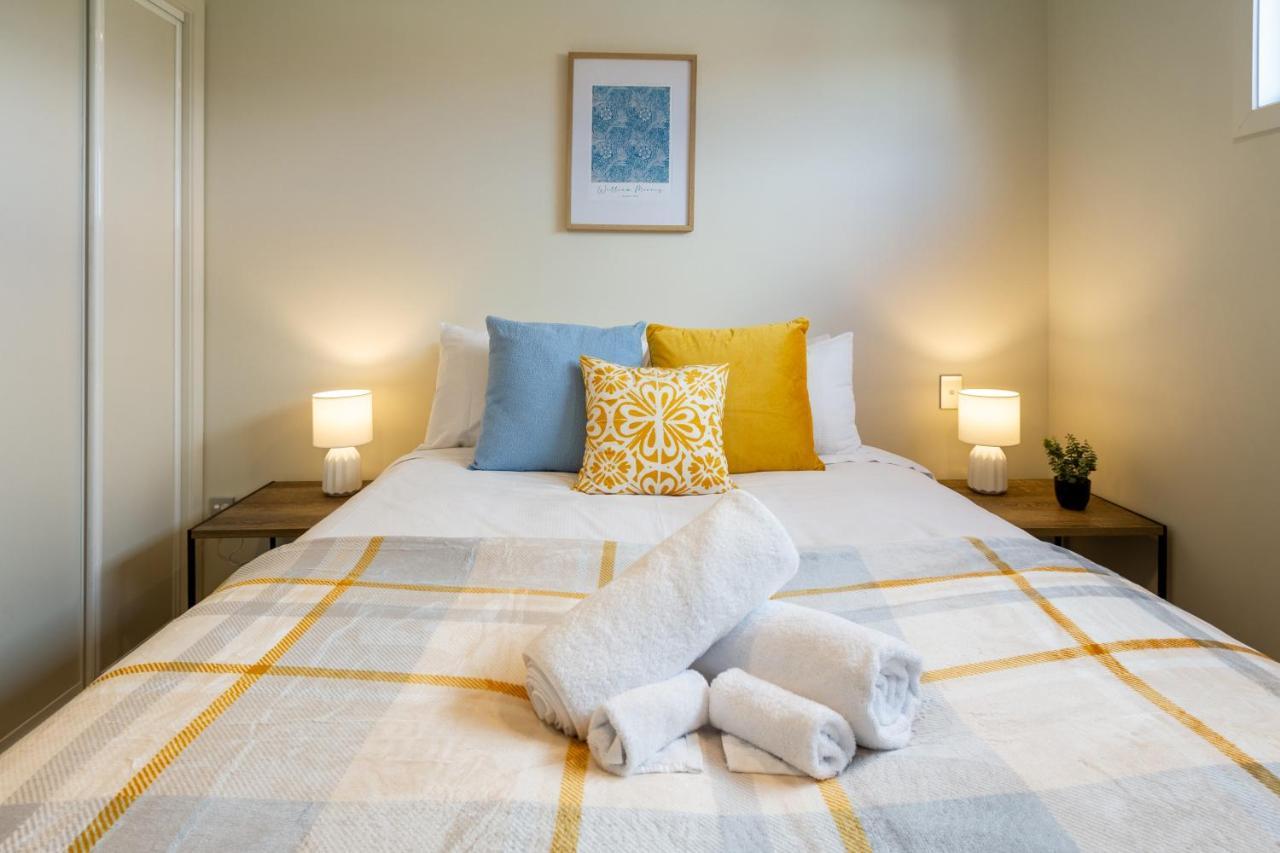 The Cozy Cocoon 1 Bed 1 Bath Apartment *