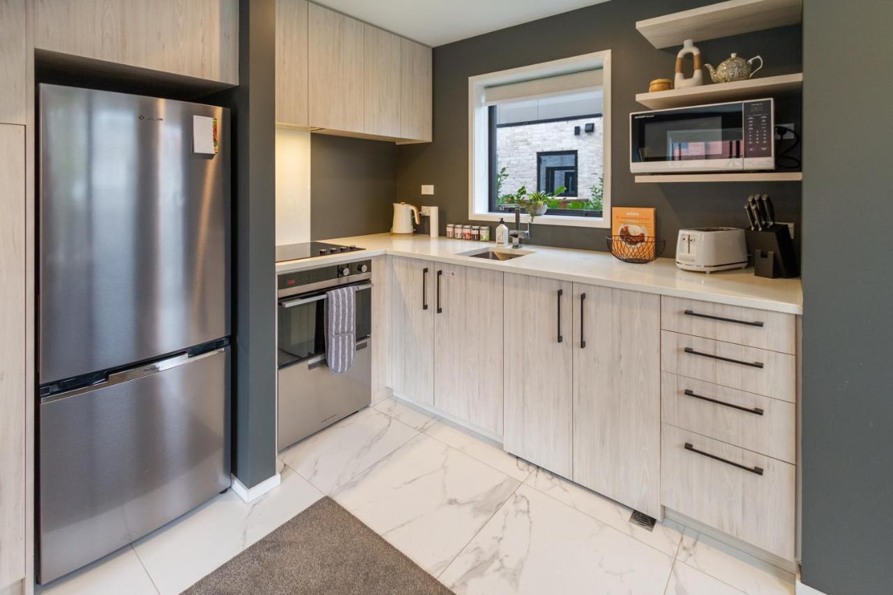 Art Deco 2 Bed By Latimer Square Apartment Christchurch
