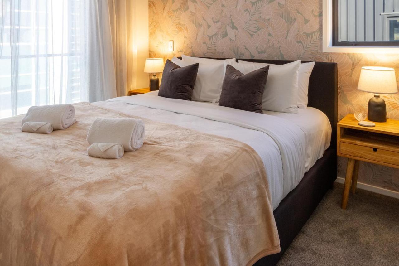 Walk To Riverside Market 4 Bed 4 Bath With Car Park Apartment