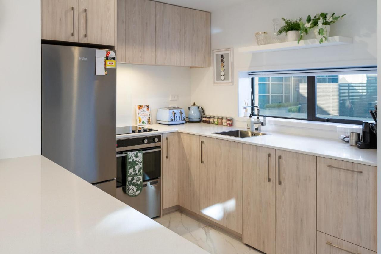 Walk To Riverside Market 4 Bed 4 Bath With Car Park Apartment Christchurch