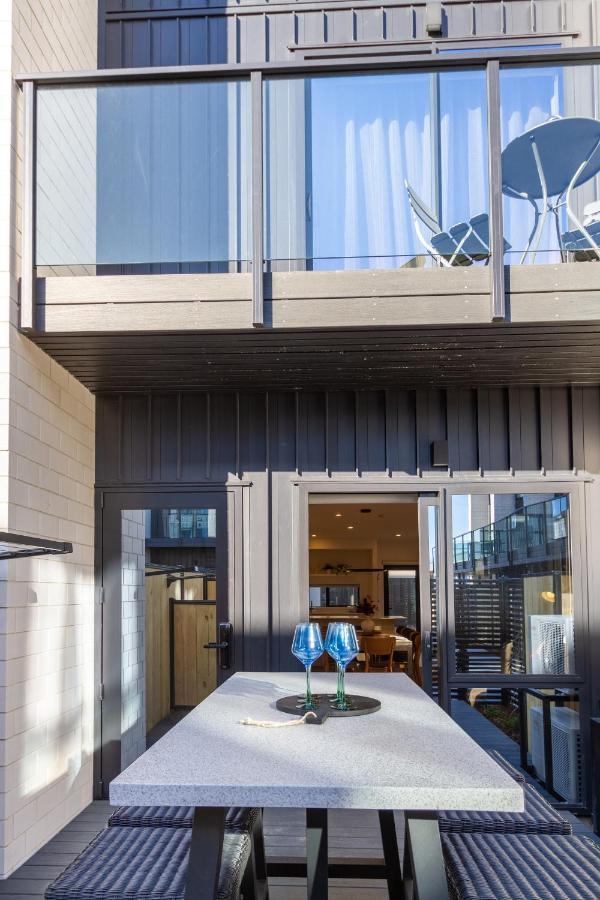 Apartment Walk To Riverside Market 4 Bed 4 Bath With Car Park Christchurch