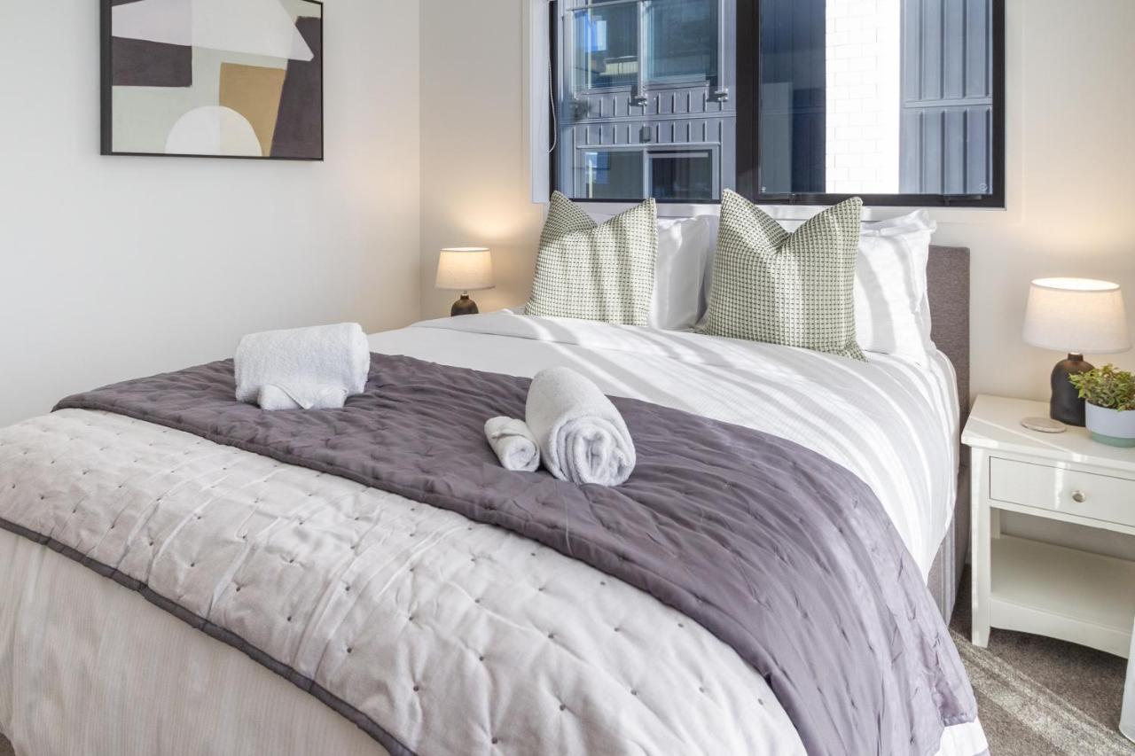 Apartment Walk To Riverside Market 4 Bed 4 Bath With Car Park *