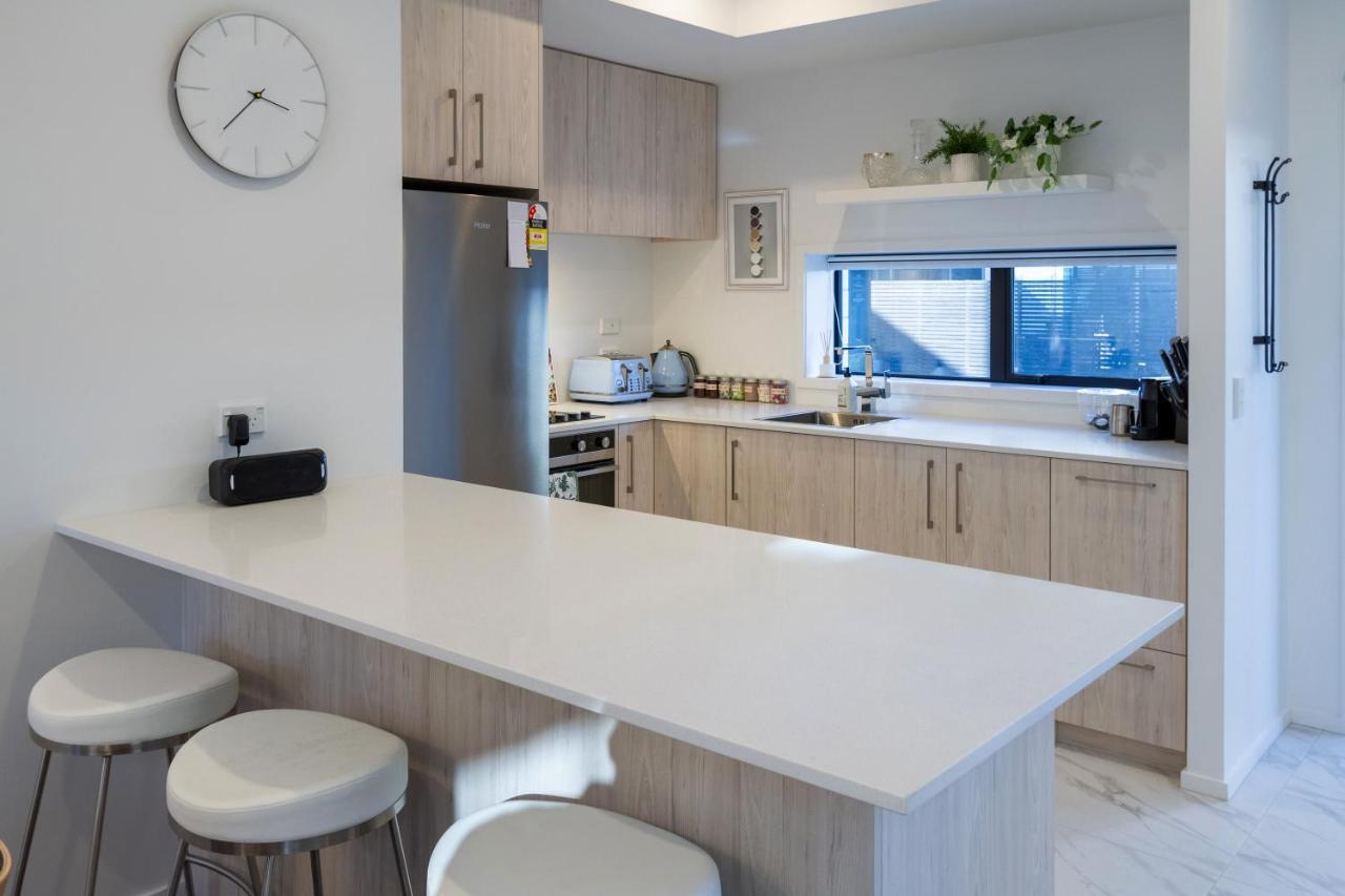 Apartment Walk To Riverside Market 4 Bed 4 Bath With Car Park