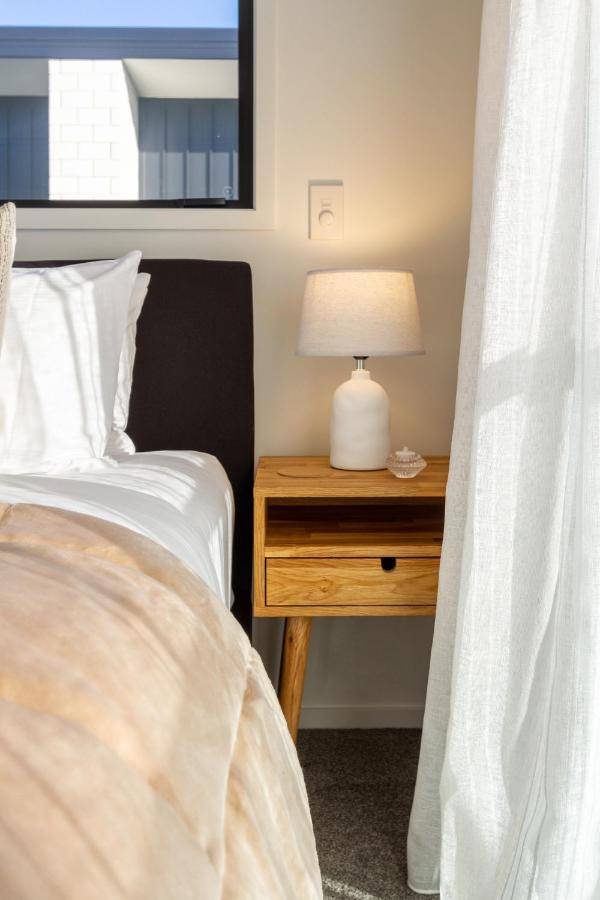 Apartment Walk To Riverside Market 4 Bed 4 Bath With Car Park
