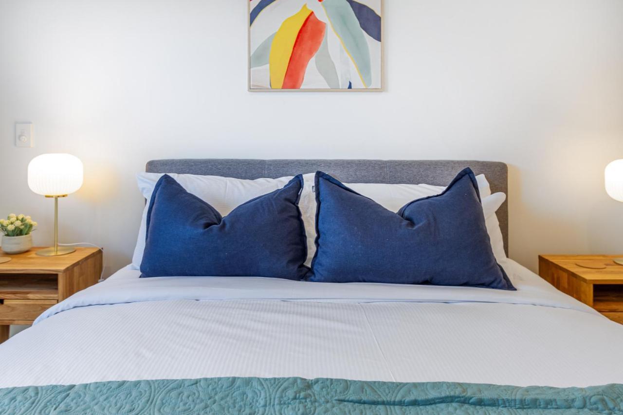 Vibrant City Abode - 2 Bed 2 Bath