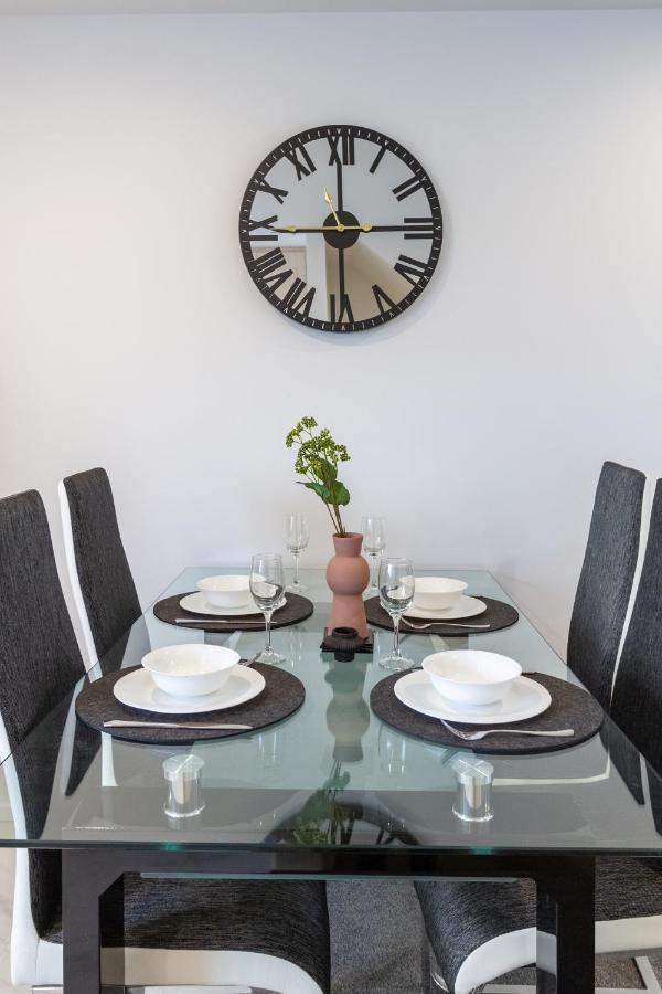 Tuam Street Treasure- 2 Bed 2 Bath *