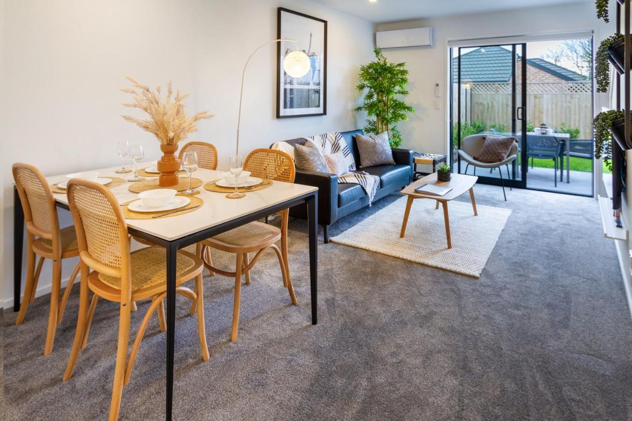 Charming Riccarton Abode 2bed W/garage Apartment