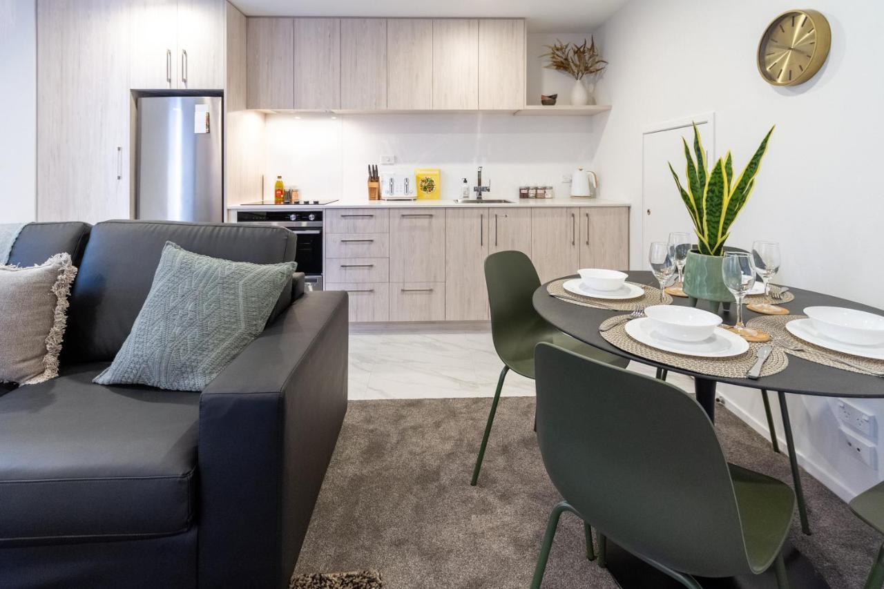 An Easy Walk To The Cbd - 2 Bed, 2 Bathroom Christchurch