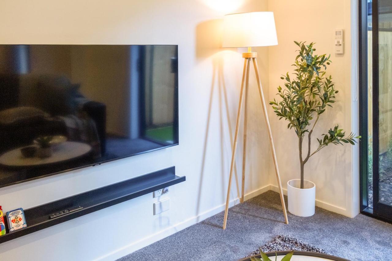 An Easy Walk To The Cbd - 2 Bed, 2 Bathroom