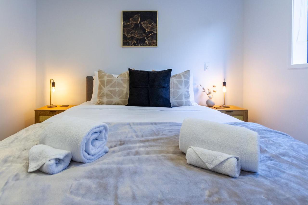 An Easy Walk To The Cbd - 2 Bed, 2 Bathroom Christchurch