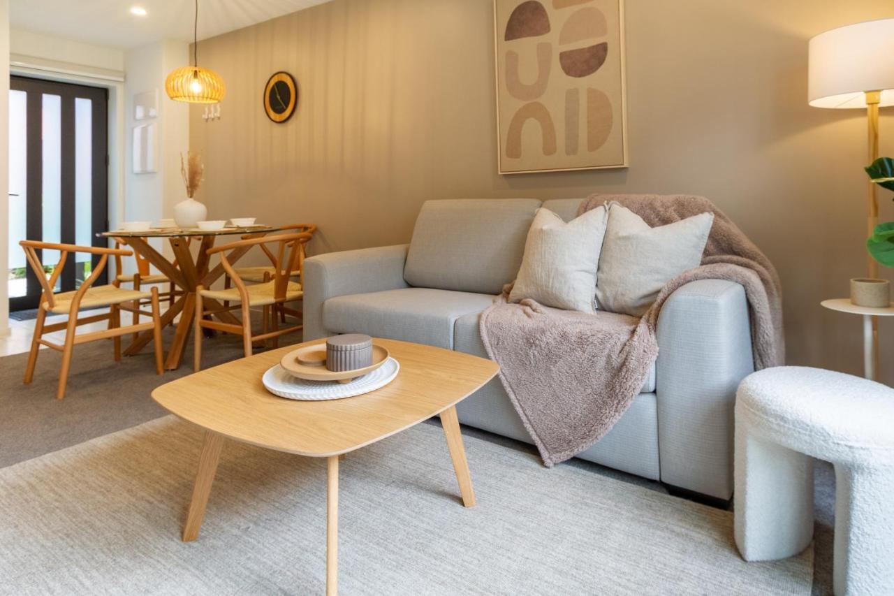 Gorgeous Getaway On Gloucester St- 1 Bed 1 Bath Christchurch