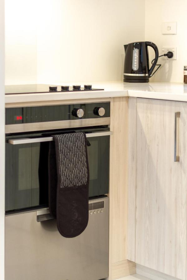 Gorgeous Getaway On Gloucester St- 1 Bed 1 Bath Apartment Christchurch