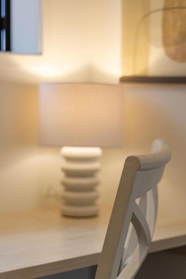 Gorgeous Getaway On Gloucester St- 1 Bed 1 Bath Christchurch
