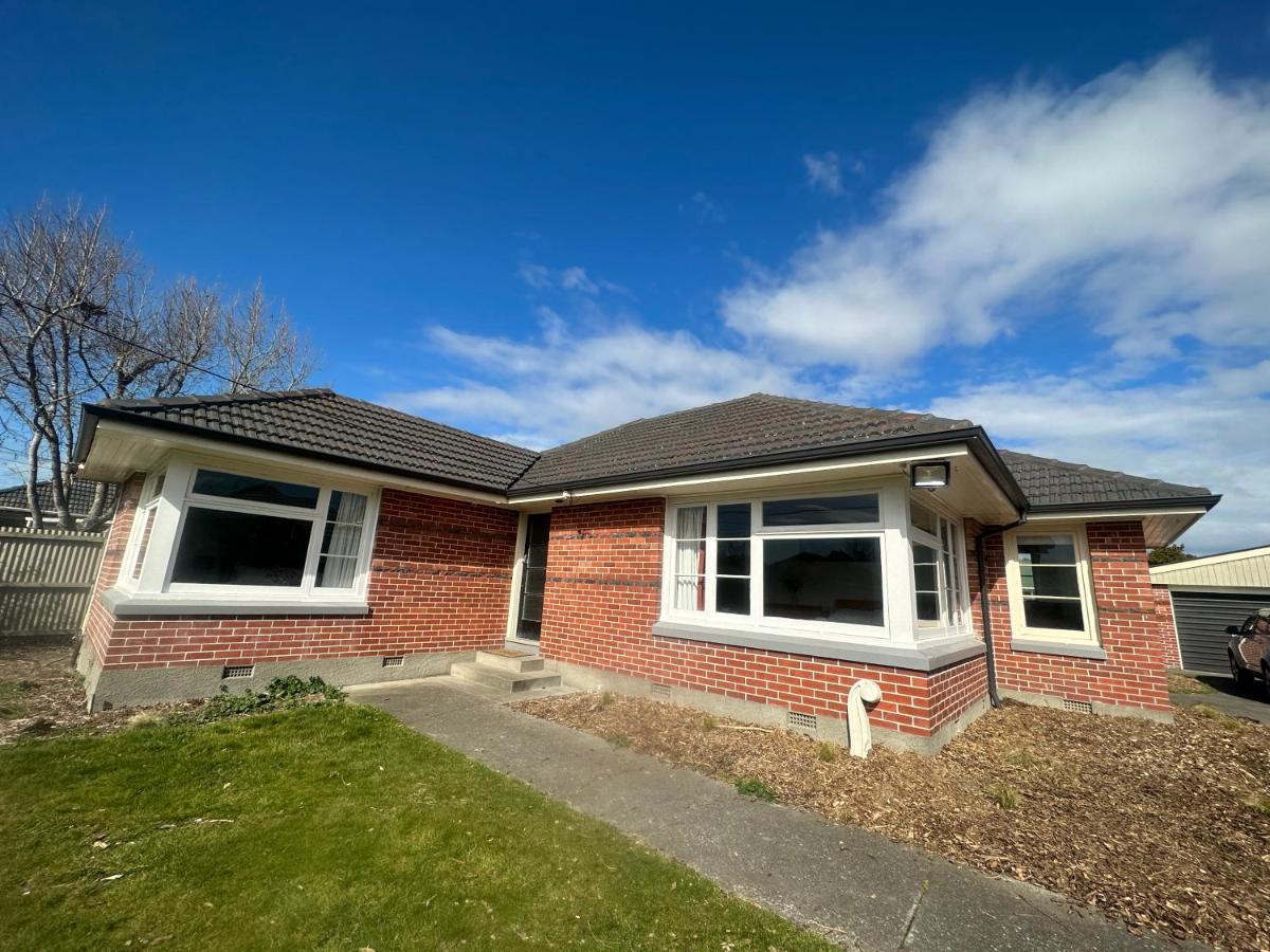 Sunny House With 5 Bedrooms Christchurch