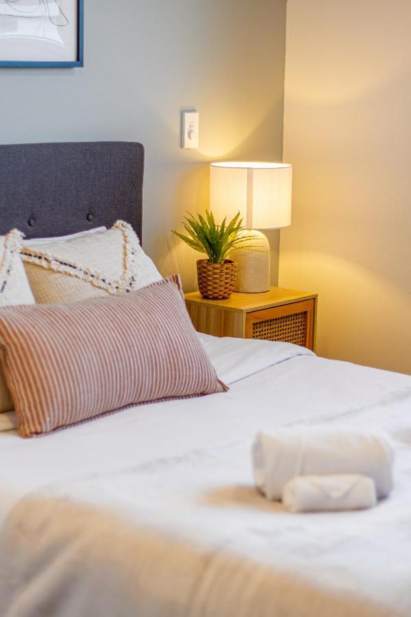 Hideout, Location, Location! W/park * Christchurch