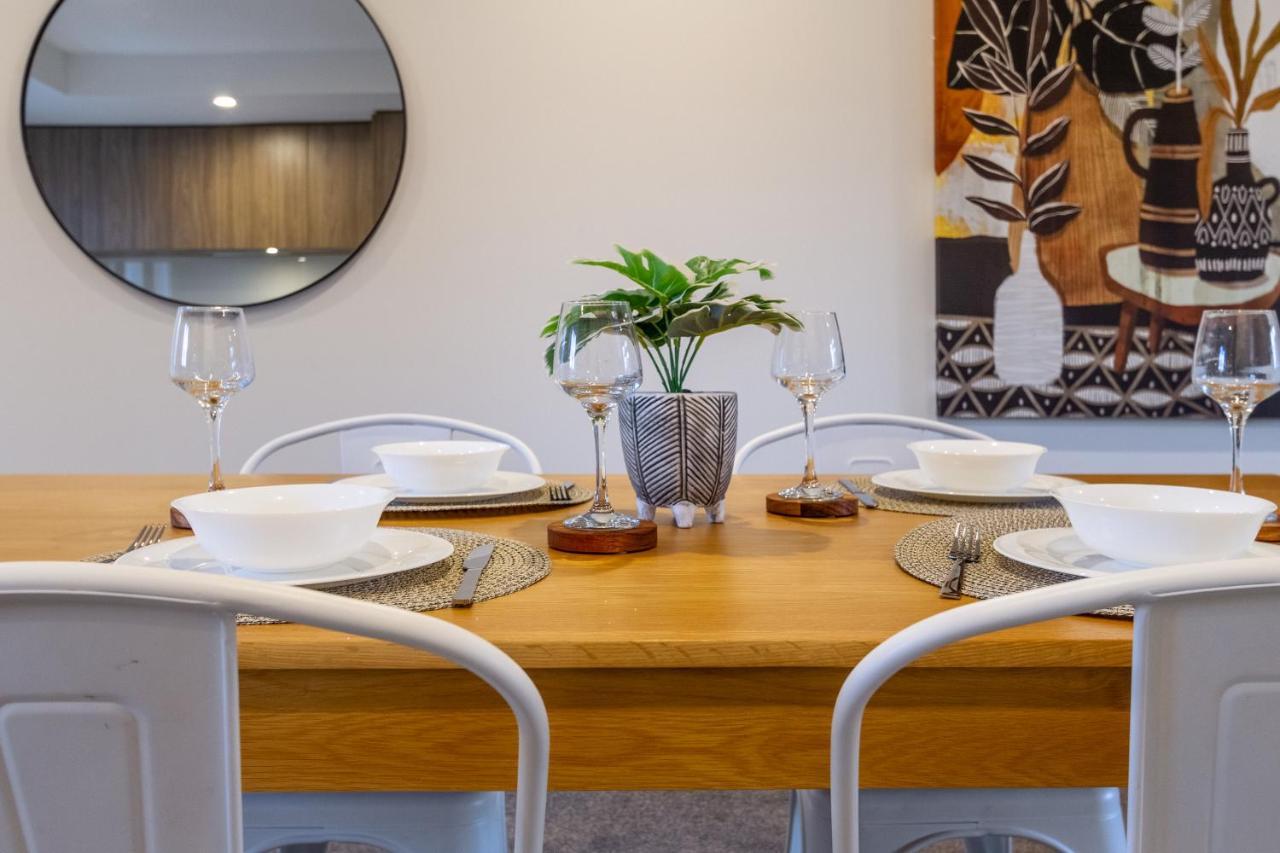 Hideout, Location, Location! W/park Apartment