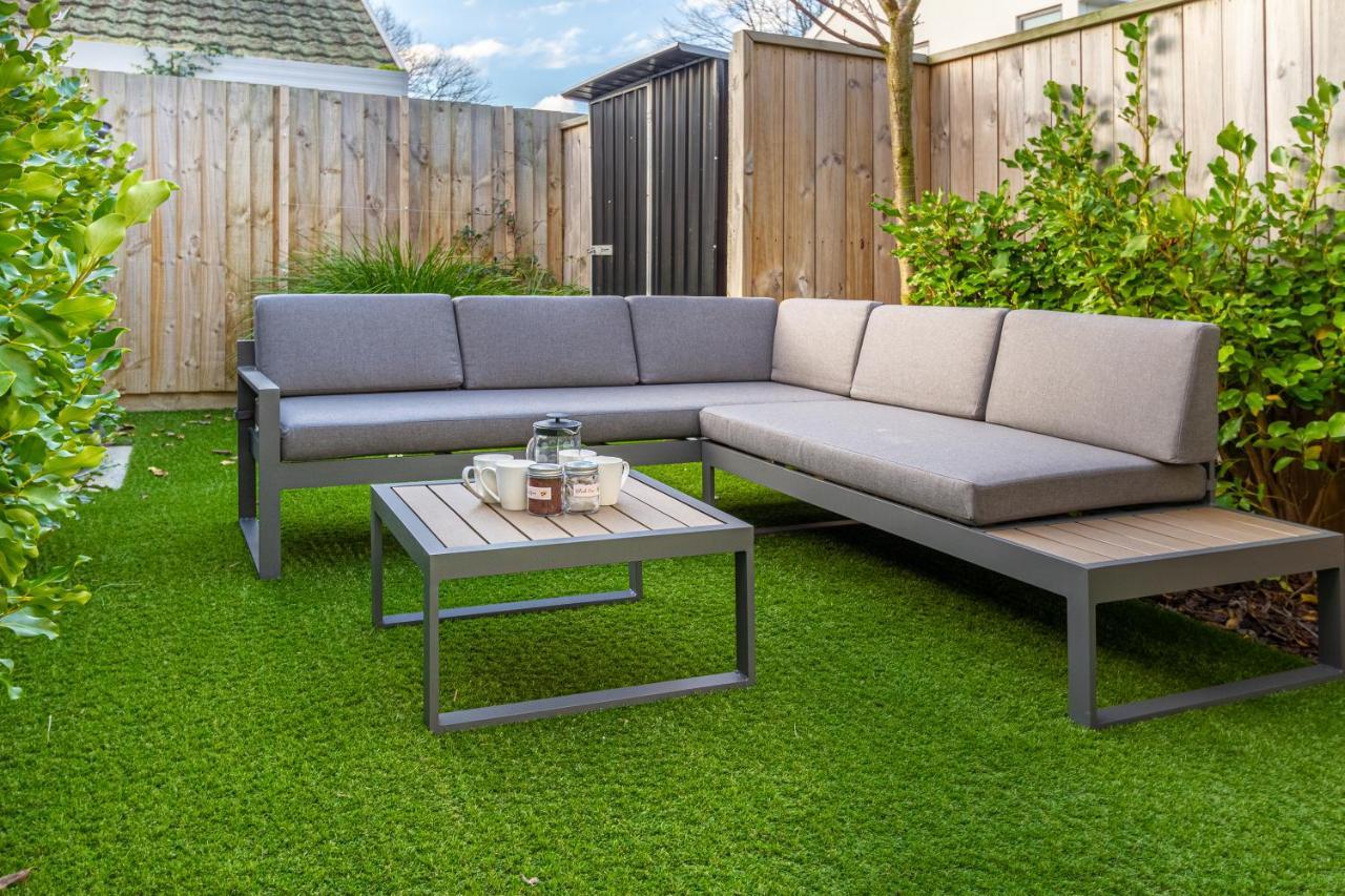 Apartment Hideout, Location, Location! W/park Christchurch