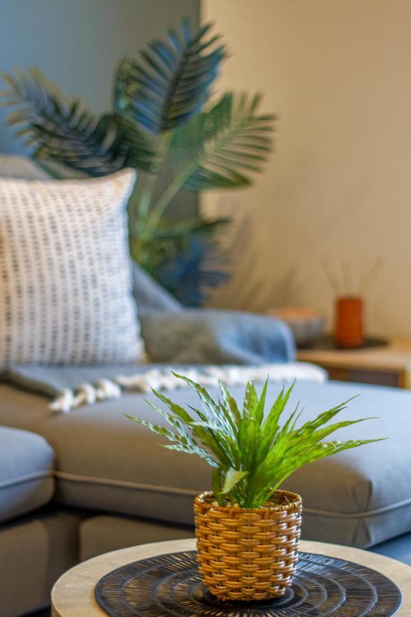Hideout, Location, Location! W/park * Christchurch