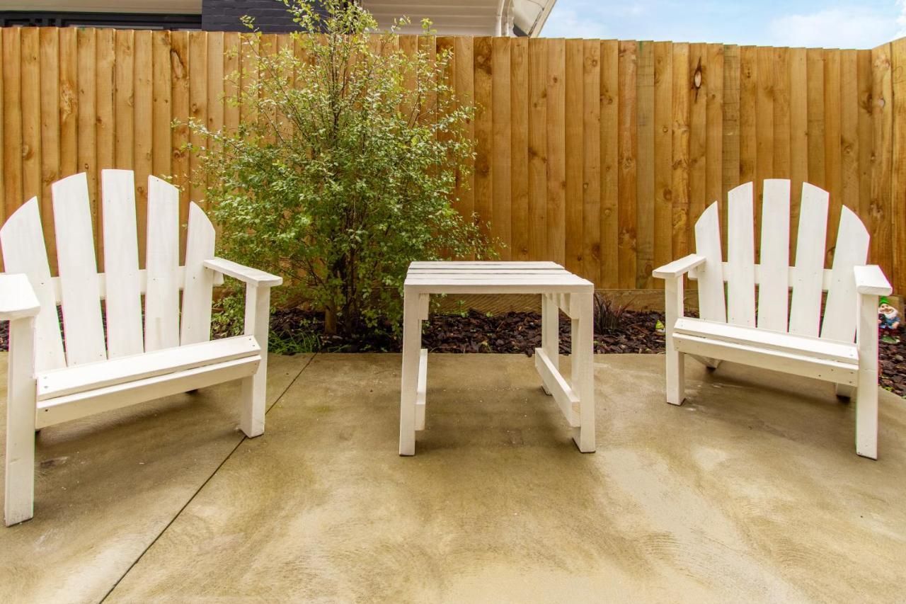 3 Bed 2.5 Bath Riccarton W/games Apartment