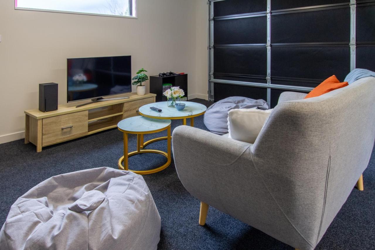 Apartment 3 Bed 2.5 Bath Riccarton W/games