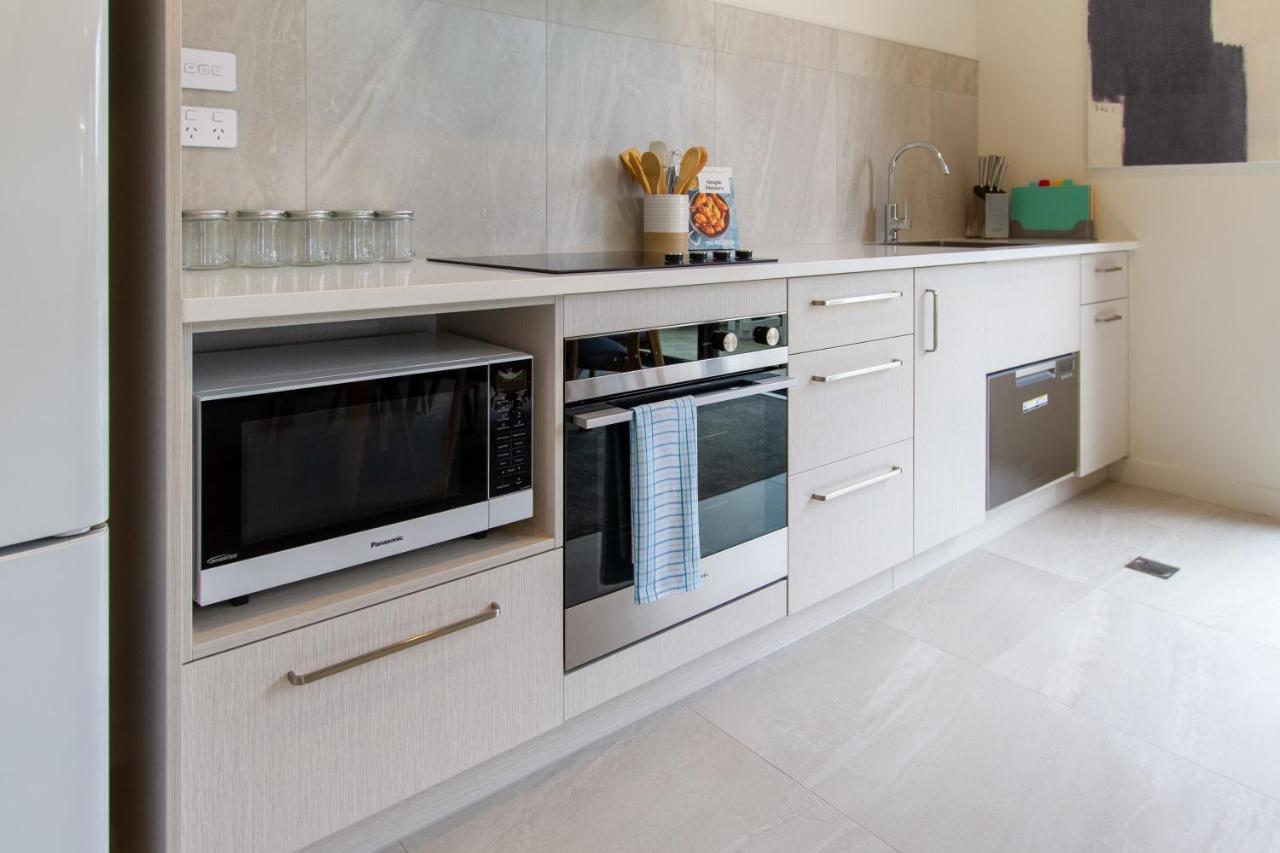 3 Bed 2.5 Bath Riccarton W/games Apartment